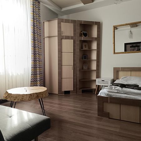 Apartments Zefir Lviv Eksteriør billede